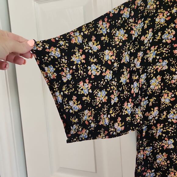 Vintage A.K.F. FOR MS ITERPRET Black Floral Textured Blouse Shirt XL Cottagecore - Picture 3 of 10